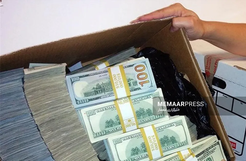 بلومبرګ راپور: افغانستان ته هره ورځ د پنځو میلیونو ډالرو قاچاق د پاکستان اقتصاد له بحران سره مخ کړی