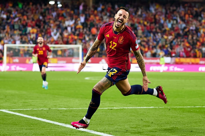 نتایج کامل مسابقات فوتبال در شب گذشته - در شب گذشته مسابقات فوتبال در نقاط مختلف انجام شد و مهمترین آنها پیروی مقتدارنه اسپانیا و پیروزی تیم شگفتی ساز مراکش بود.