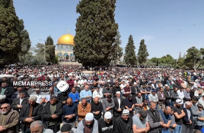 حضور گسترده صد هزار فلسطینی در نخستین نماز جمعه ماه رمضان در مسجدالاقصی