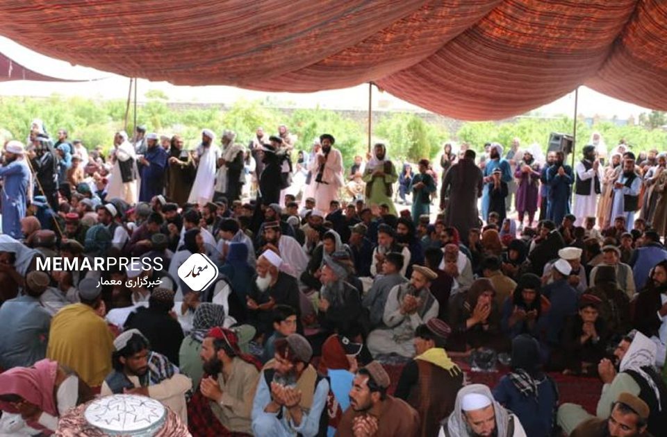 په لوګر کې ٨٠ نجونې له دیني مدرسې څخه فارغې شوې