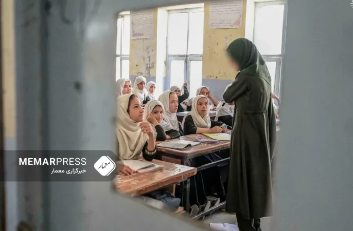 شماری از معلمان زن در افغانستان از تدریس به واکس زدن کفش، فروش نان و گدایی