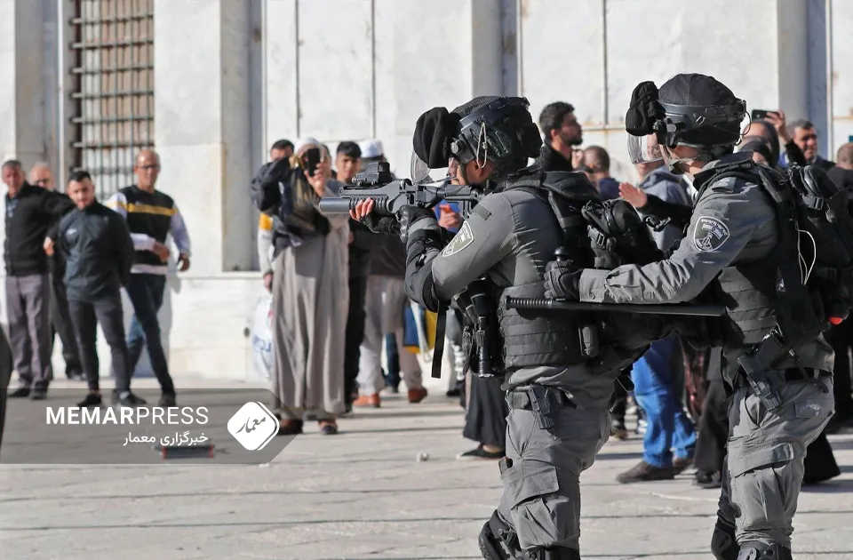 یورش نظامیان اسراییلی بر نمازگزاران در مسجدالاقصی