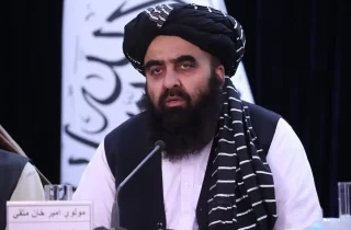 امیرخان متقی: جوانان به جای انتقاد بالای دیگران باید اصلاحات را از خود شروع کنند