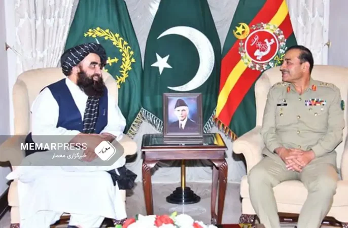 دیدار و گفتگوی متقی با رئیس ستاد ارتش پاکستان