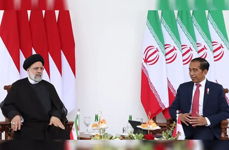 د ایران ولسمشر په افغانستان کې د یوه ټول شموله حکومت پر جوړولو ټینګار وکړ