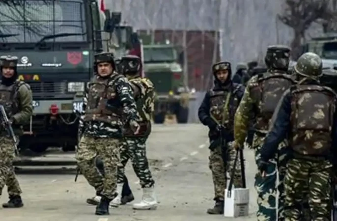 کشته شدن ۳۳ شبه‌نظامی هندی در درگیری با نیروهای امنیتی