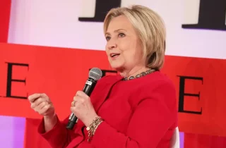 کلینتون: جنگ اوکراین مانع جاه‌طلبی‌های چین برای حمله به تایوان شد