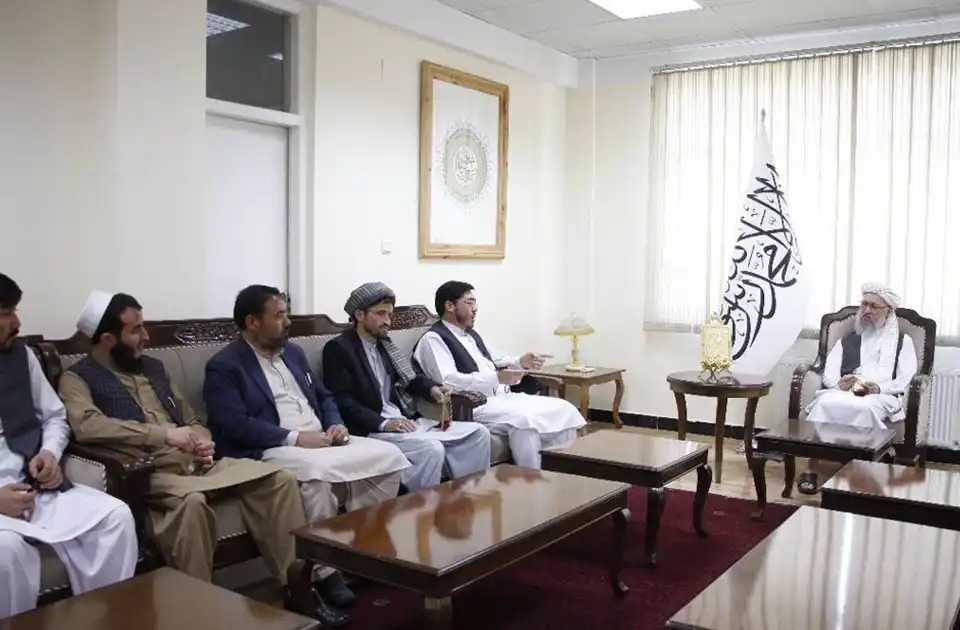 مولوي حنفي: ټول افغانان یو شان د تابعیت حق لري