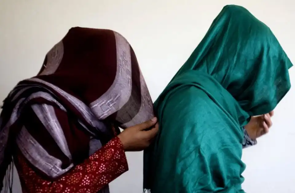 گزارش اداره احصائیه: دستکم ۴۰ درصد زنان زیر ۱۸ سال افغانستانی ازدواج کرده‌اند