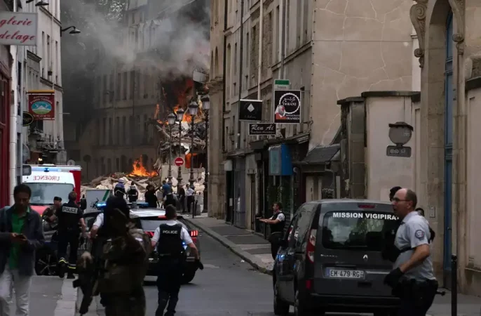 انفجار در پاریس ۳۰ زخمی برجای گذاشت