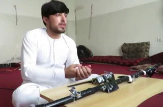 ساخت عینک و عصای هوشمند برای نابینایان توسط یک جوان در ننگرهار