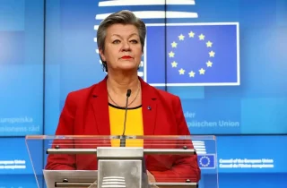 اتحادیه اروپا: فاجعه غرق شدن قایق مهاجران در سواحل یونان، بزرگترین تراژدی در دریای مدیترانه است