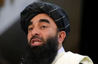 کنایه مجاهد به حکومت فراگیر زمان عبدالله و غنی: جهان از ما این گونه حکومت فراگیر می‌خواهد