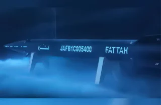 ایران از موشک هایپرسونیک «فتاح» رونمایی کرد