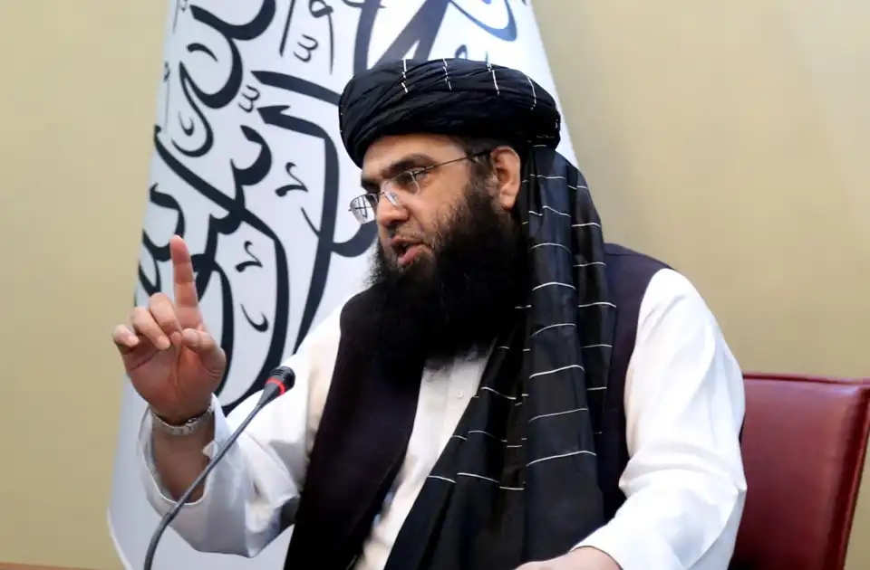 مولوی عبدالکبیر: حاکمیت تلاش دارد تا زمینه بازگشت مهاجران را به کشور فراهم کند