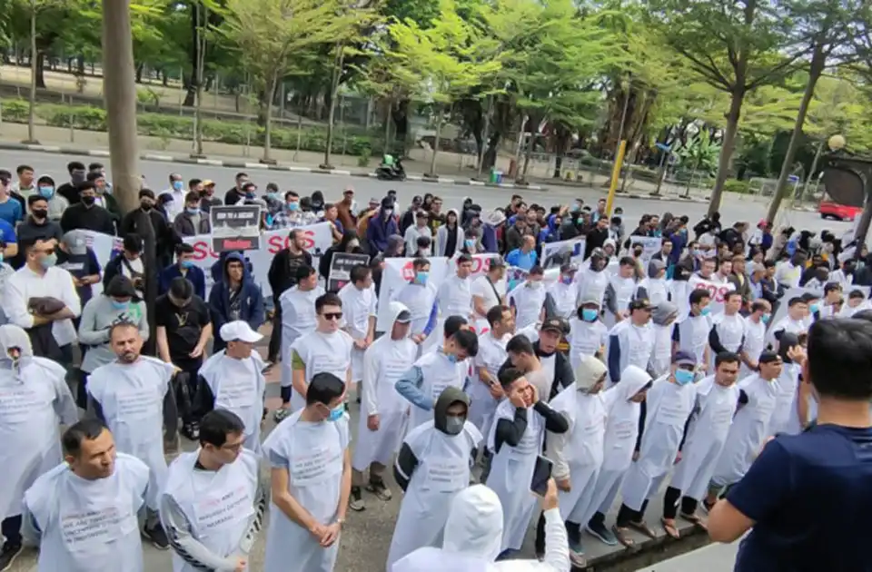 اعتراض پناه‌جویان افغانستانی در اندونیزیا؛ سازمان ملل در قبال مشکلات پناه‌جویان بی‌توجه است