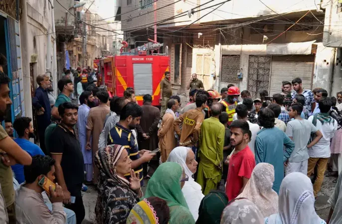 جان باختن ۱۰ تن در حادثه آتش‌سوزی در پاکستان