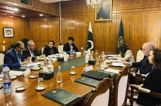 گفتگوی نمایندگان پاکستان و سازمان ملل در مورد رسمیت شناسی حکومت سرپرست افغانستان