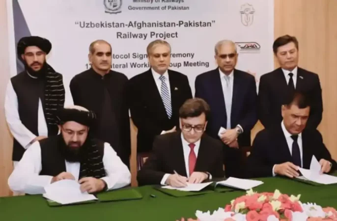 حاکمیت از امضا توافقنامه با پاکستان و اوزبکستان روی مسیر خط آهن افغان-ترانس خبر داد