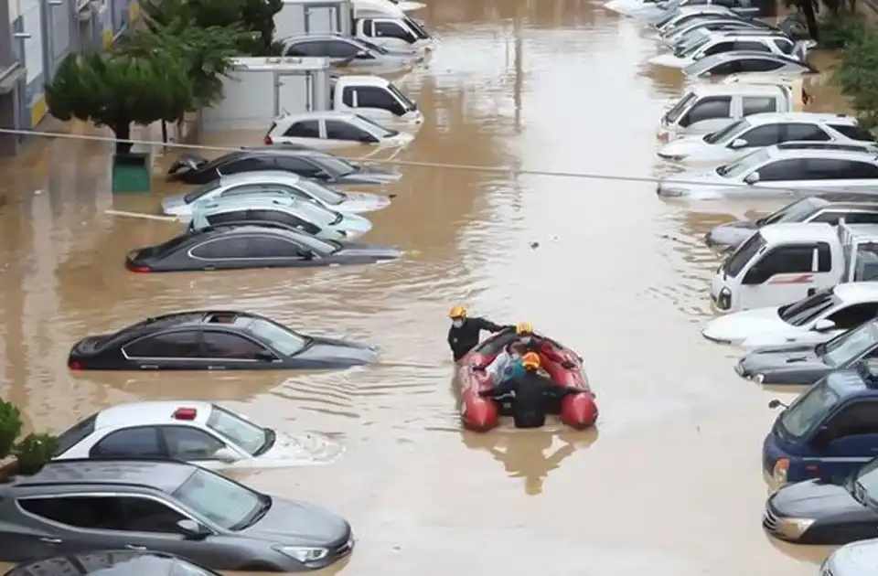 107 کشته و زخمی و آواره بر اثر سیل و رانش زمین در کره جنوبی