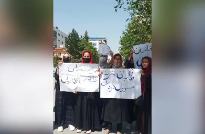 زنان معترض افغانستان: دست از سفیدنمایی طالبان بردارید