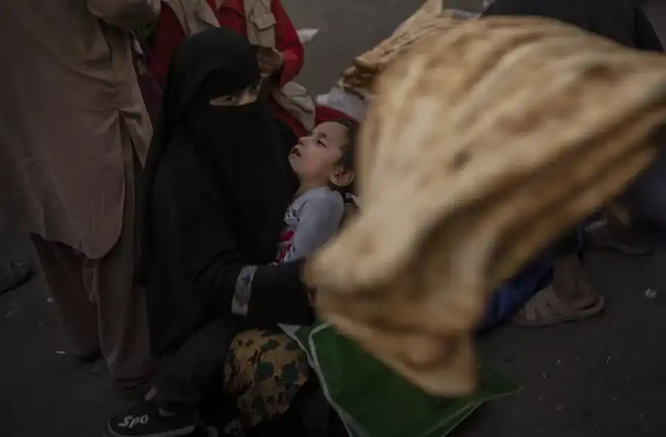 د خوړو نړیوال پروګرام: په افغانستان کې څه باندې ۱۵ میلیونه وګړي د خوړو له سخت کمښت سره مخ دي