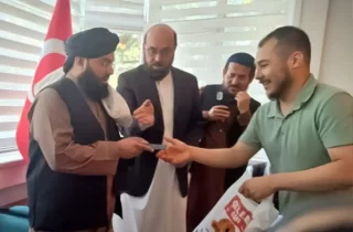 وزارت خارجه حکومت سرپرست از آغاز روند توزیع پاسپورت برای کودکان افغانستانی در ترکیه خبر داد