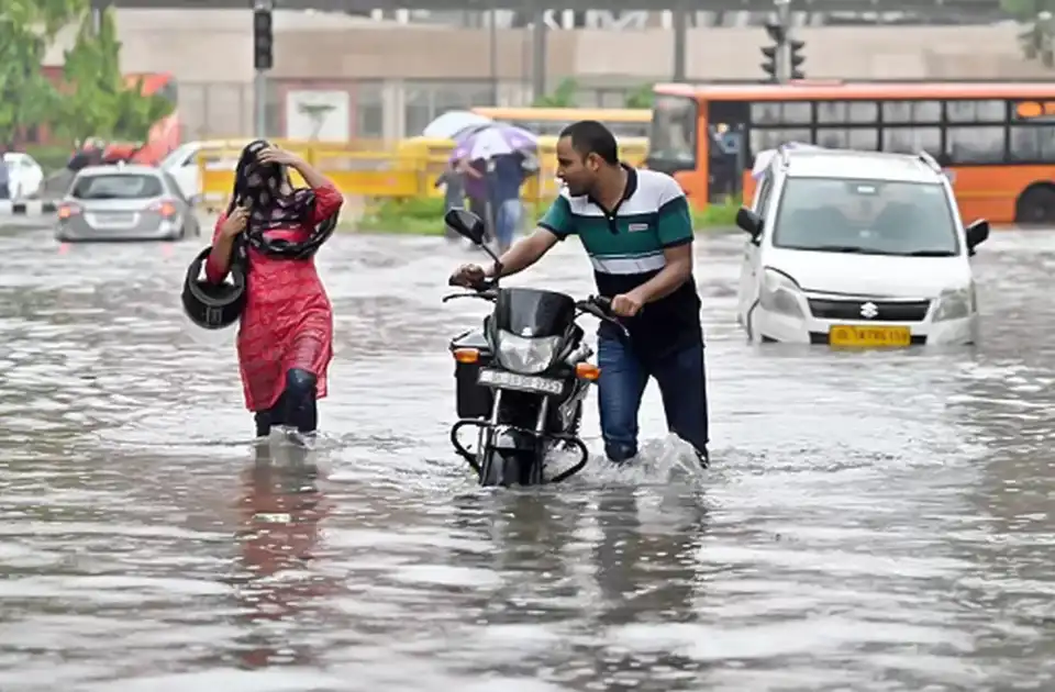 جان باختن ۲۹ نفر بر اثر سیلاب در هند
