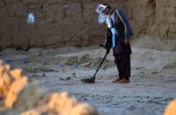 گزارش یوناما: ۳۴ تن در افغانستان بر اثر حملات و انفجار مهمات به‌جامانده جان باخته‌اند