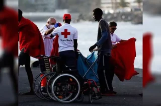 نجات ۸۶ سرنشین یک قایق پناهجویان توسط اسپانیا