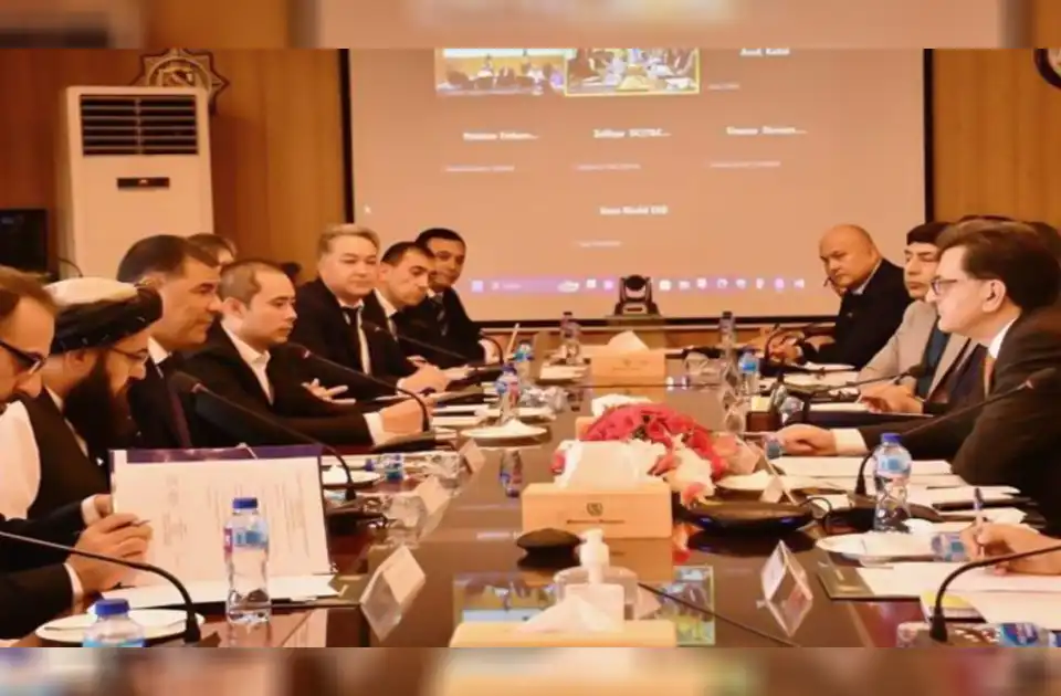 نشست سه ‌جانبه افغانستان، پاکستان و ازبکستان با موضوع نقشه راه پروژه خط‌ آهن افغان- ترانس