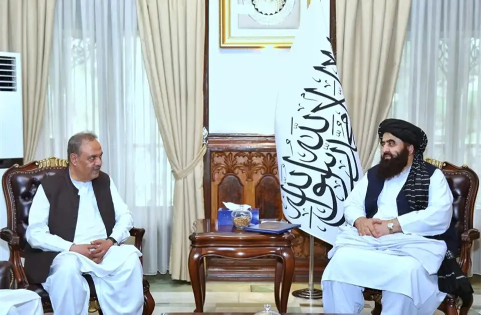 متقي له اصف دراني سره په لیدنه کې: موږ به هیچا ته اجازه ورنه کړو چې د افغانستان خاوره د چا پر ضد وکاروي