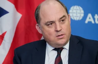 وزیر دفاع بریتانیا استعفا می‌کند