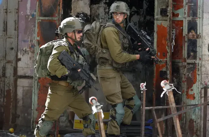 جان باختن یک فلسطینی در جریان یورش نظامیان اسرائیل به نابلس