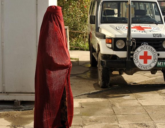 صلیب سرخ: دستکم نیمی از جمعیت افغانستان با کمبود غذایی و خدمات صحی مواجه هستند
