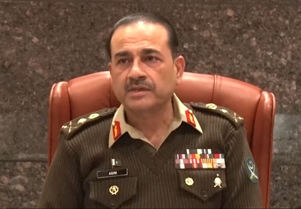رئیس ستاد ارتش پاکستان :امیدواریم افغانستانی تلاش های مارا متقابلا انجام دهند