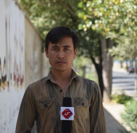 بحران اقتصادی افغانستان؛ شهروندان: «اگر طالبان به رسمیت شناخته شوند فقر و بیکاری کاهش می‌یابد» - شماری از شهروندان در کابل به این باور هستند که اگر حکومت سرپرست اعتماد جهان را جلب کند و کشورهای جهان حکومت را به رسمیت بشناسد فقر اقتصادی و بحران بیکاری کاهش خواهد یافت.