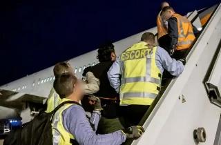 اخراج پناه‌جویان افغانستانی از آلمان از سر گرفته شد