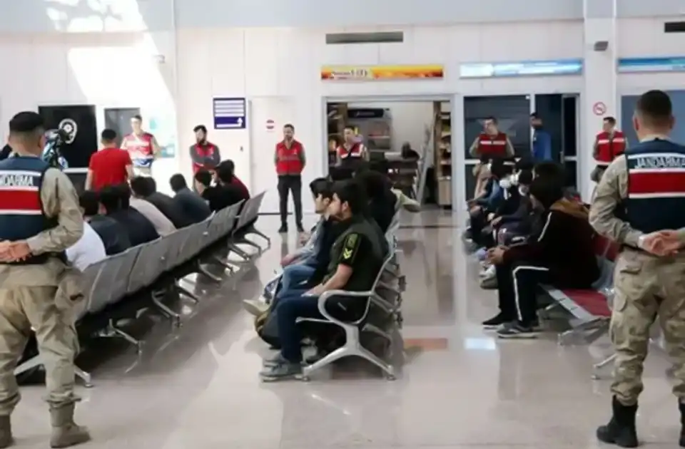 پولیس ترکیه از بازداشت ۶۴ پناهجوی افغانستانی در شهر ارزنجان خبر داد