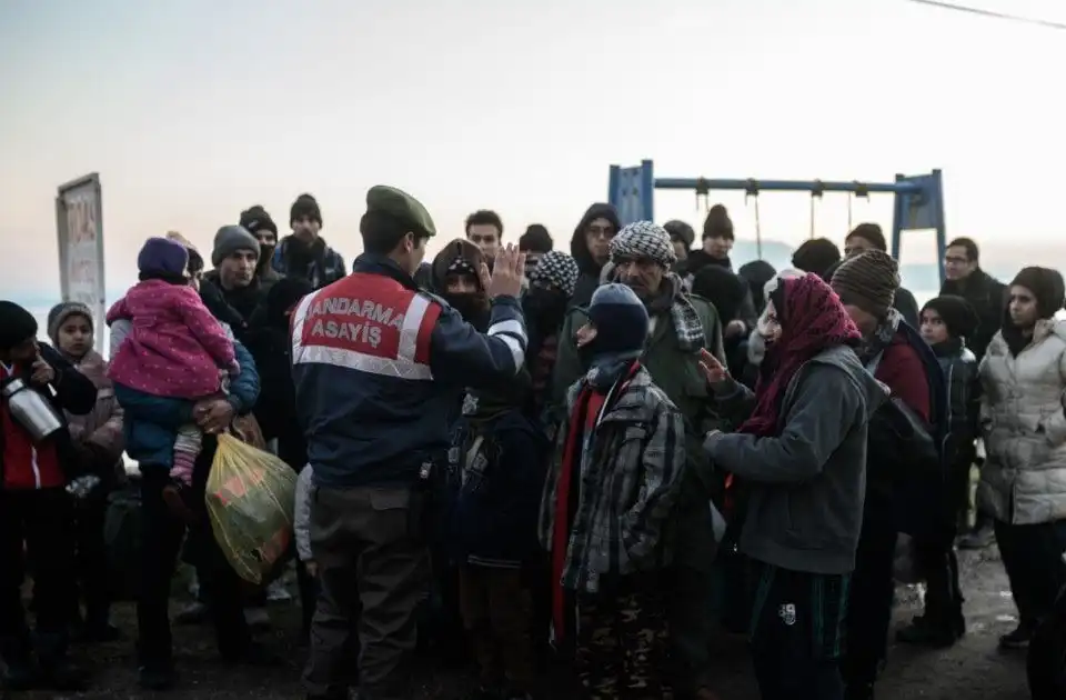 پولیس ترکیه از بازداشت ۲۴ پناهجوی افغانستانی و عراقی در شمال غرب این کشور خبر داد