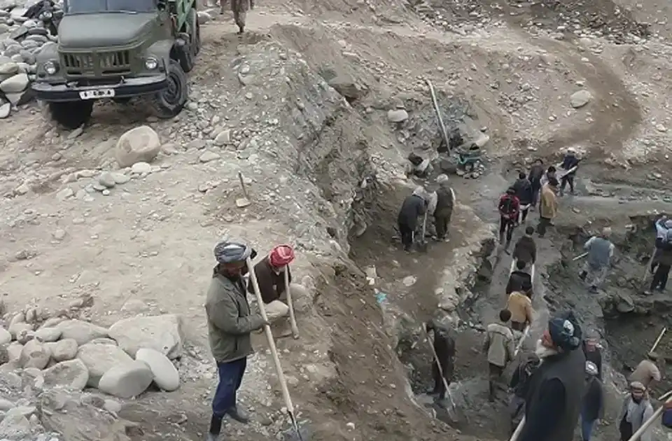 جان باختن سه کارگر معدن در تخار