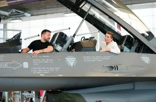 اخبار اوکراین؛ افسر آمریکایی: جنگنده های اف-16 برای اوکراین خطرناک هستند