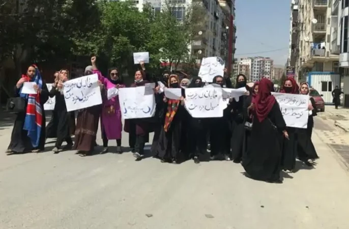هشت زن معترض بازداشت شده به قید ضمانت آزاد شدند
