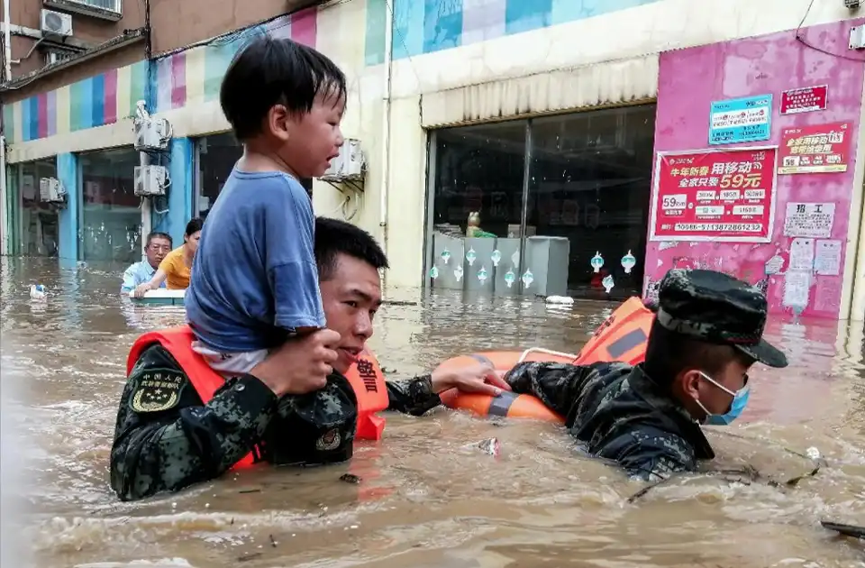 جان باختن ۳۳ تن در سیلاب های در چین
