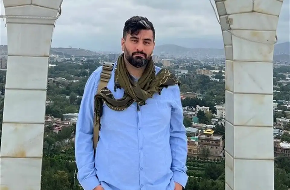 نیروهای حکومت سرپرست یک عکاس خبرنگارایرانی را بازداشت کردند