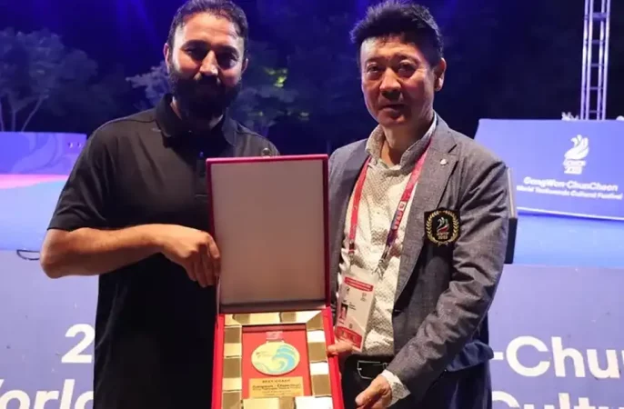 محمد بشیر تره‌کی، به عنوان بهترین مربی تورنمنت فستیوال جهانی تکواندو انتخاب شد