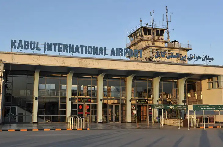 جلوگیری از سفر تحصیلی گروهی از دختران به امارات در در میدان هوایی کابل