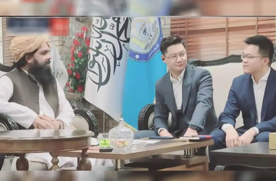 دیدار مقامات حکومت سرپرست با نماینده‌های شرکت هوآوِی، برای نصب دوربین‌های پیشرفته در ولایات کشور