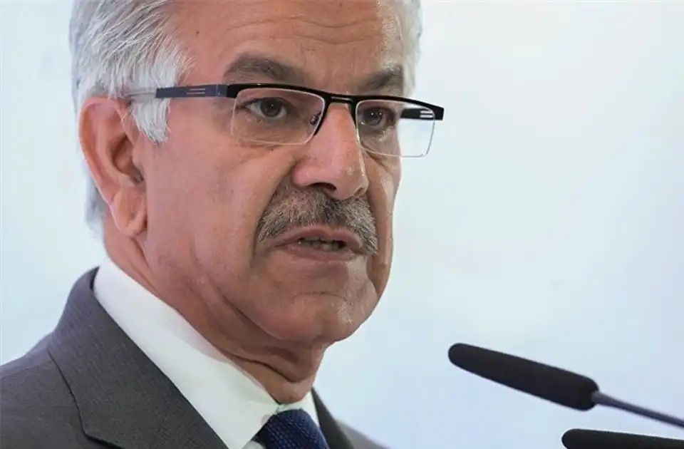 وزیر دفاع پیشین پاکستان: هرگونه تهدید و حمله از خاک افغانستان علیه پاکستان را قاطعانه پاسخ می دهیم