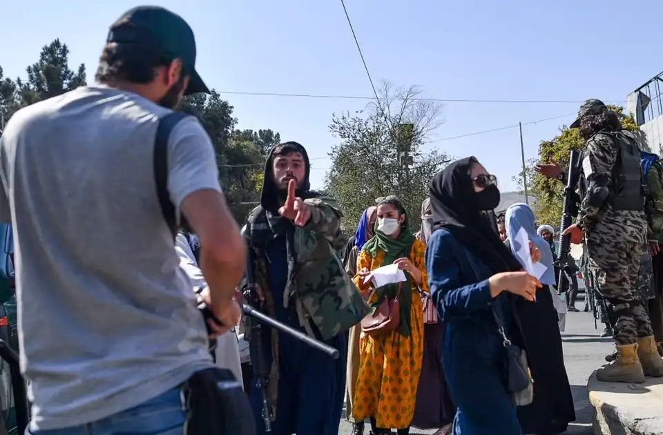 نهاد نِی خواستار رهایی خبرنگاران از زندان‌های حکومت سرپرست شد